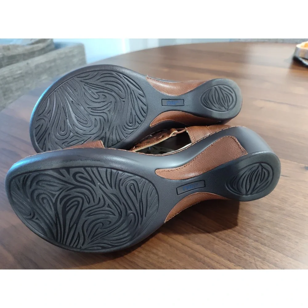 JBU Jambu Brown Laser Cut Wedge Sandals Memory Foam Back Zip Womens 9M